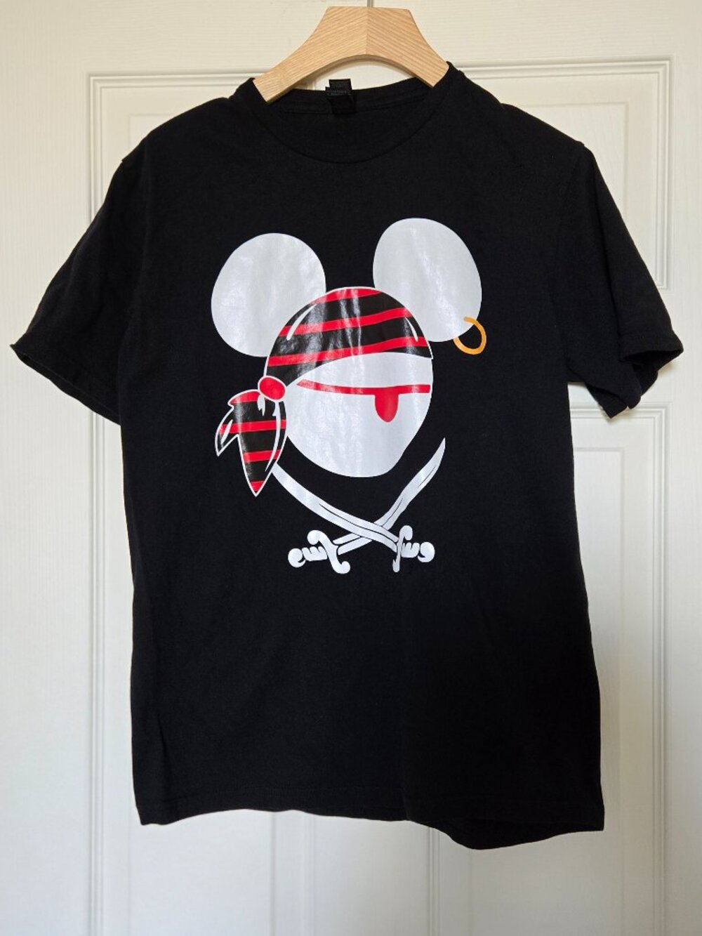 Pirate Mickey Mouse Black Cotton Tee Shirt - Size Medium - EUC